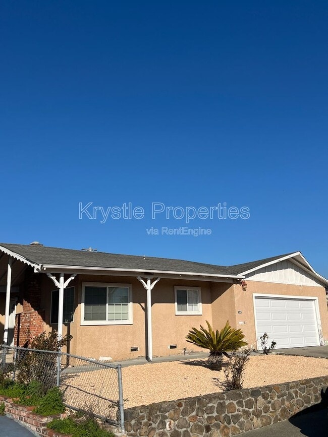 Building Photo - 126 Violet Dr