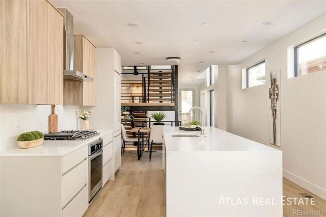 Photo - 3416 Lawrence St