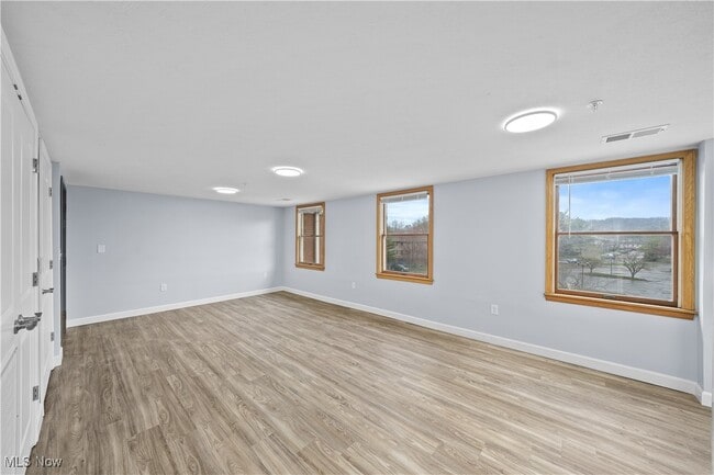 Photo - 1735 Merriman Rd Unidad 301