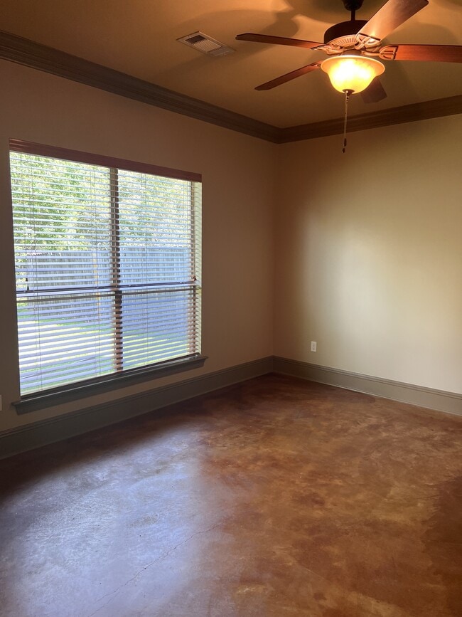 Photo - 3266 Northlake Ave