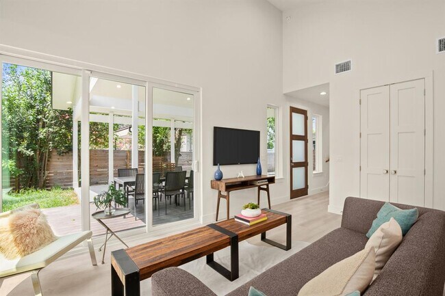 Photo - 3003 Ray Wood Dr