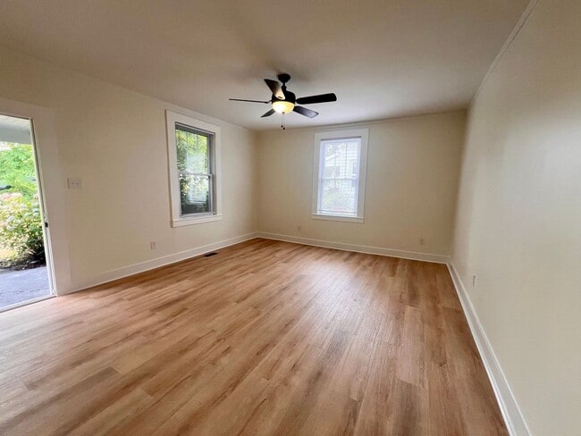 Photo - 810 Stonehenge Ave