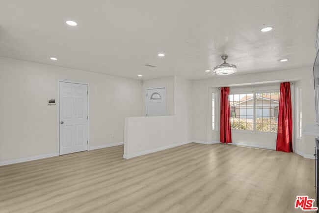 Photo - 7701 Baird Ave