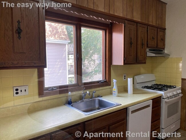 Photo - 96 Capen St Unidad #2