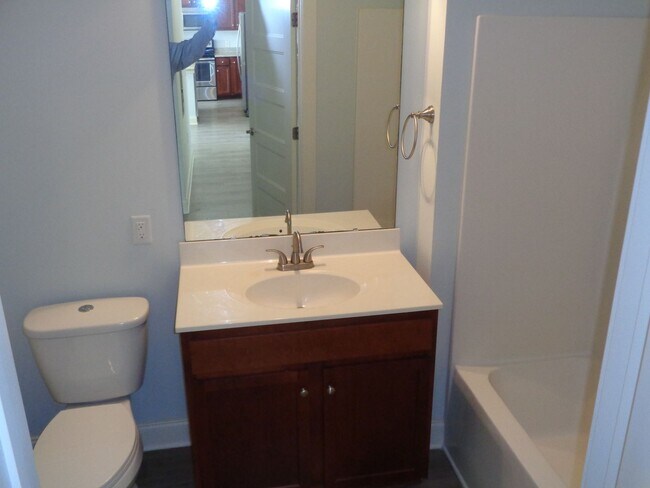 Photo - 4021 Blackstone Dr Unit 204