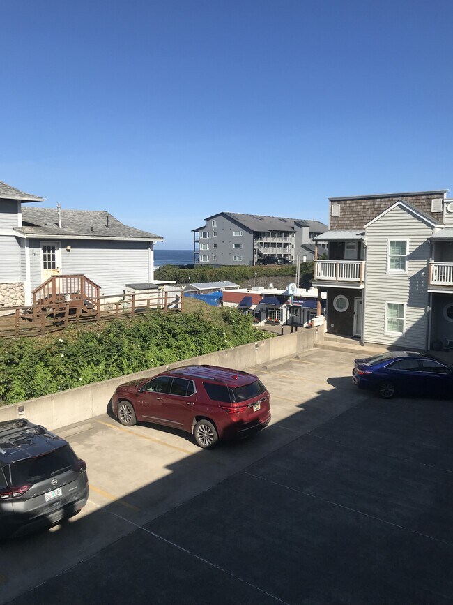 Photo - 325 NW Coast St