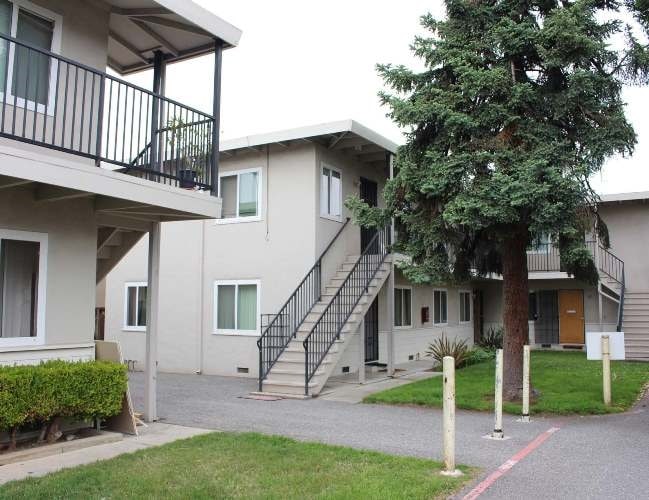 Photo - 1749 Hester Ave