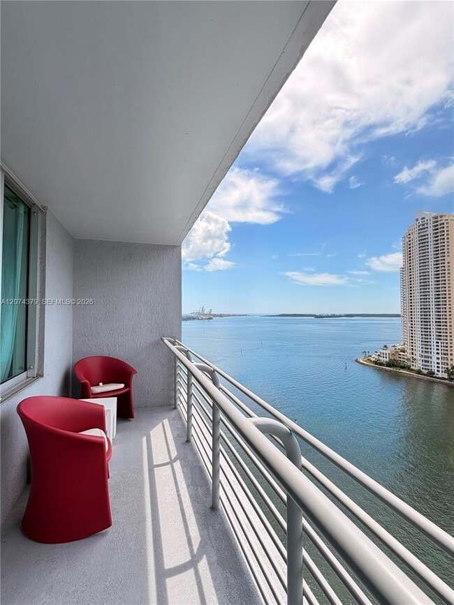 Photo - 335 S Biscayne Blvd Unidad 2003