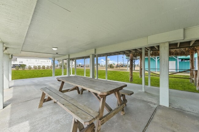 Building Photo - 16634 Jamaica Beach Rd