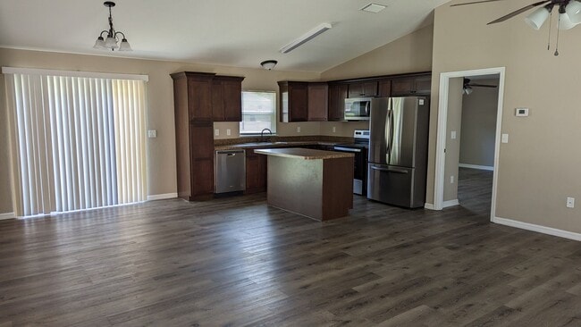 Photo - 4 Bedroom 2 Bath in Summerfield Florida