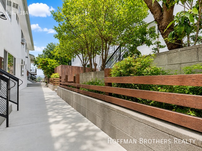 1000 Coronado Ter Unit 10