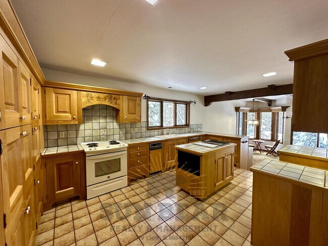 Photo - Beautiful Bavarian Chalet in Incline Villa...