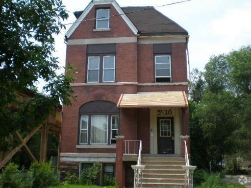 Building Photo - 5910 S Michigan Ave Unit 2nd Floor Rental