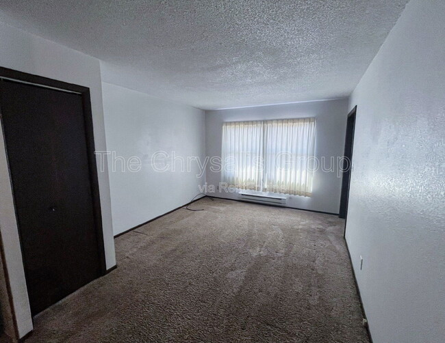 Photo - 2-3 3 Michael St