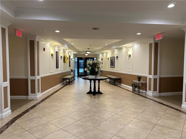 Photo - 77 Quaker Ave Unidad 105