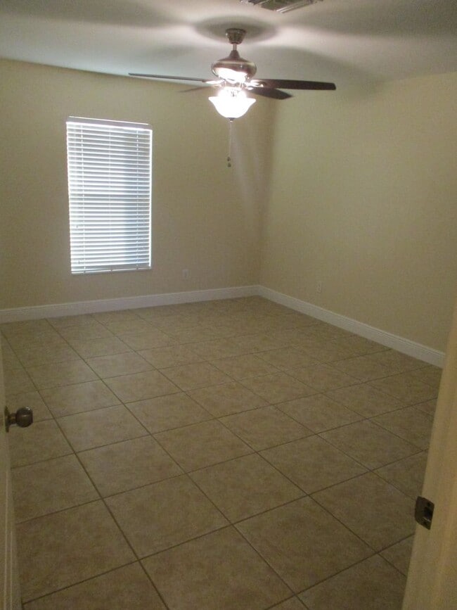 Photo - 1900 Kismet Pkwy W