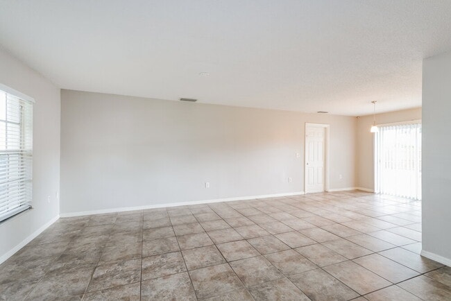 634 Hemlock Ln