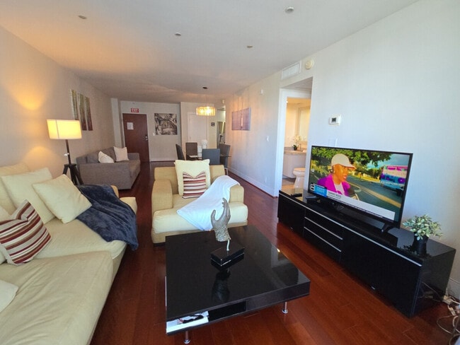 Building Photo - 3901 S Ocean Dr Unit ID1330742P