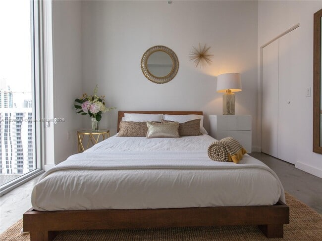 Photo - 151 SE 1st St Unidad 2802