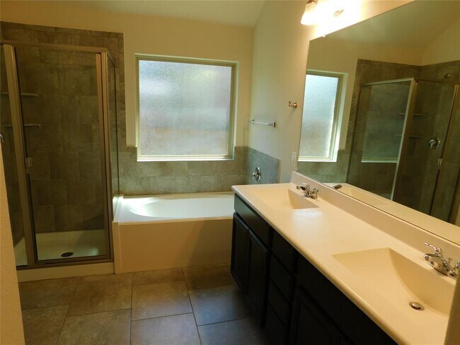 Photo - 3636 Bainbridge St