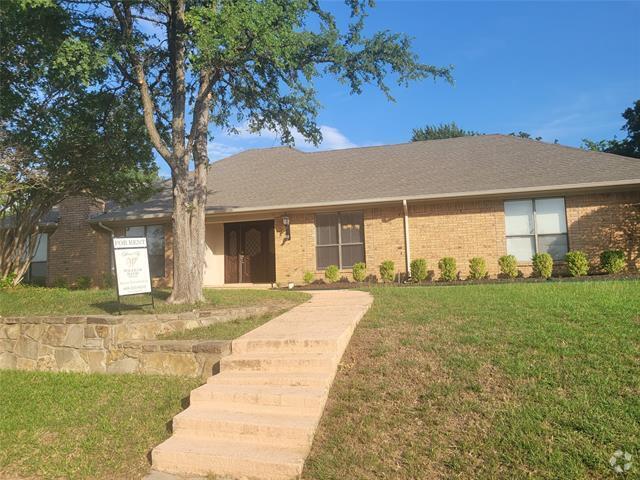 Building Photo - 232 Oak Hill Dr Rental
