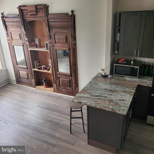Building Photo - 1725 N 27th St Unit 2 Rental