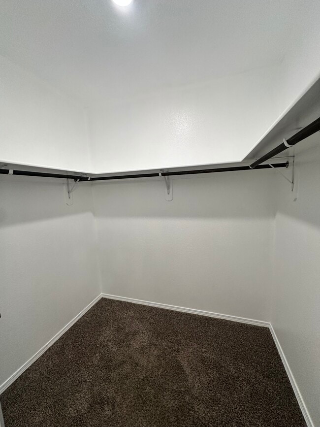 Building Photo - 1830 Goldenflare Loop NE