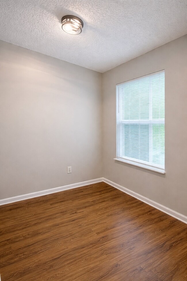 Photo - 45192 S Mickler St Unit 1