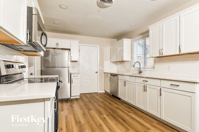 Photo - 4113 Oak Hollow Dr