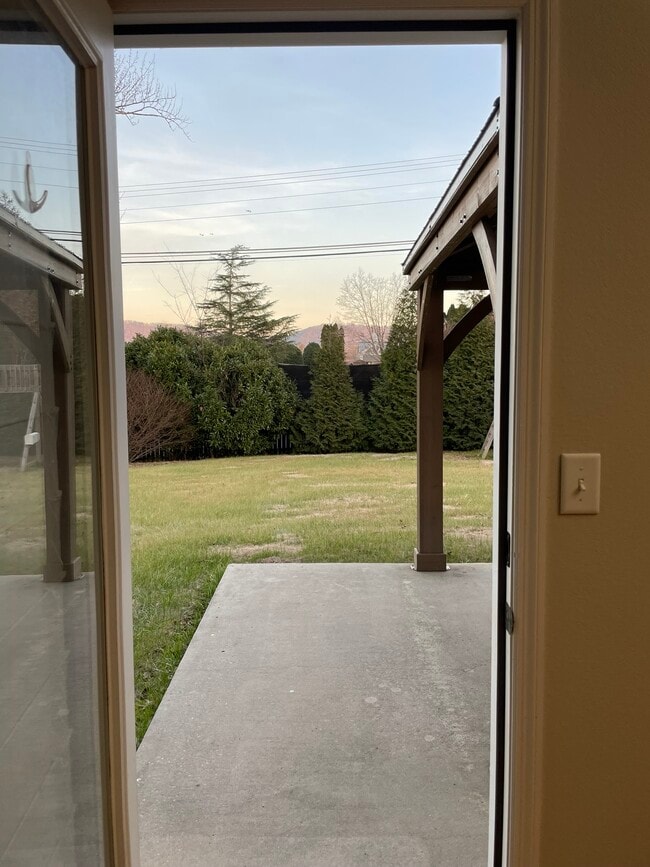 Photo - 7506 Hampstead Hall Dr