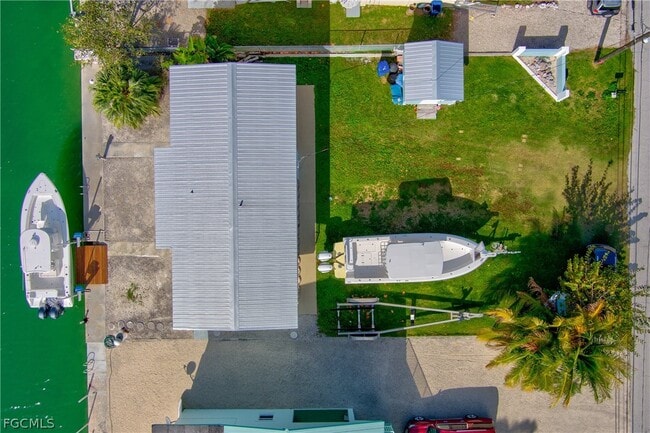 280 Airport Dr S
