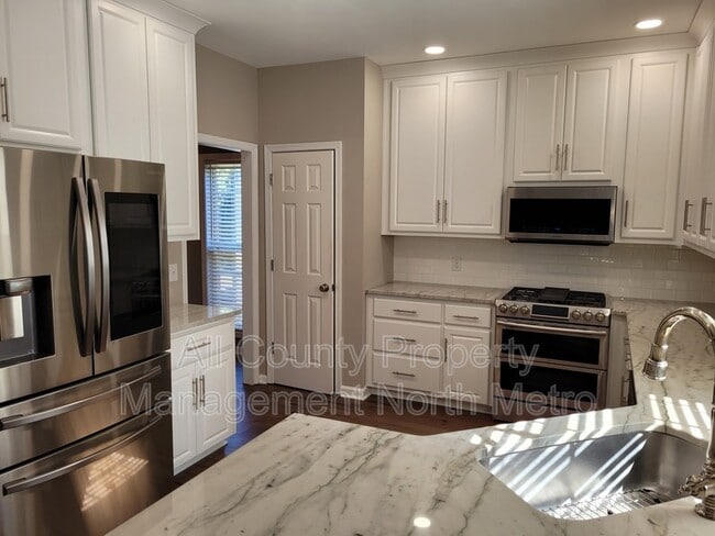 Photo - 506 Towne Ridge Way