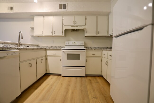 Photo - 365 W Illinois Ave