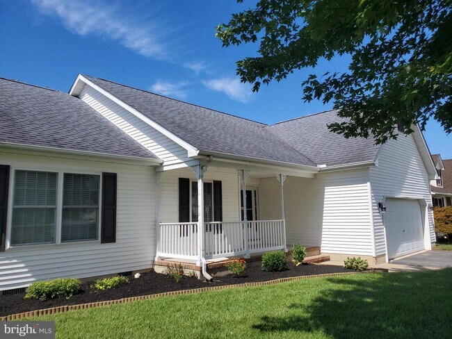 Photo - 620 Quaker Hill Rd House