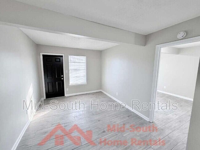 Photo - 139 N Claybrook St Unidad 8