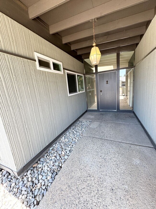 Photo - 1503 Brown Dr