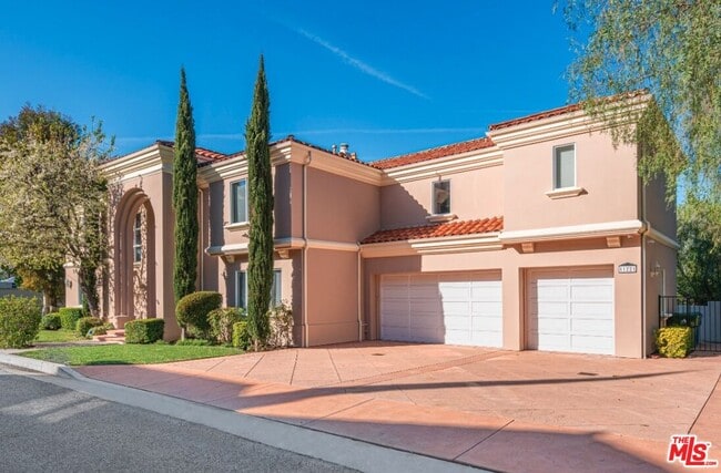Building Photo - 11221 Briarcliff Ln