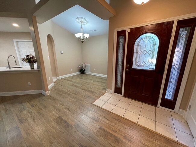 Photo - 3142 Live Oak St