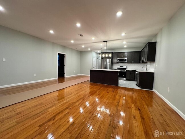 Photo - 61 N Grove St