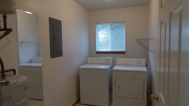 Photo - 931 SE Ely St Unit #B201
