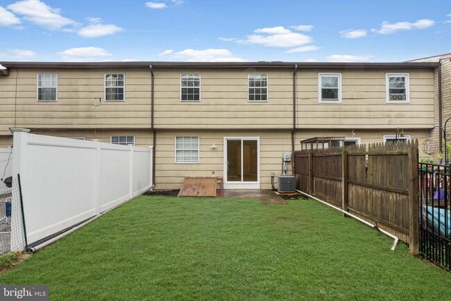 Photo - 143 Thomas Dr