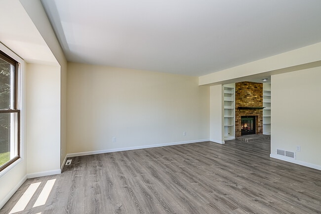 Photo - 1724 Westchester Ln