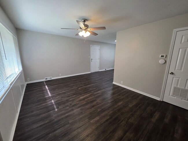 Photo - Charming 3-Bedroom Retreat with Spacious Backyard!