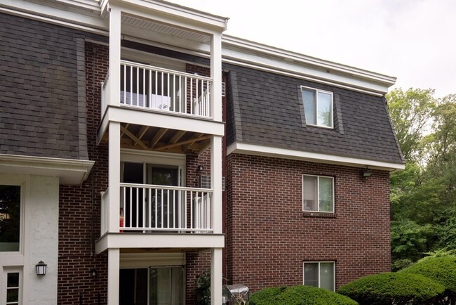 Building Photo - 55 Will Dr Rental