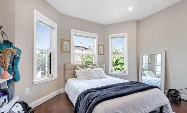 Photo - 777 Columbia Rd