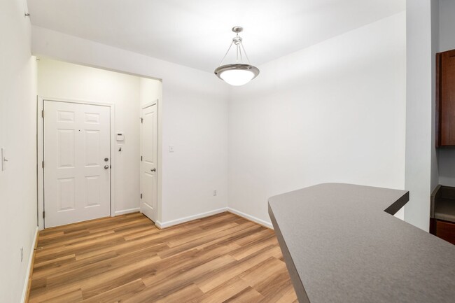 Photo - 1BR, 1Ba Condo in Walker Square