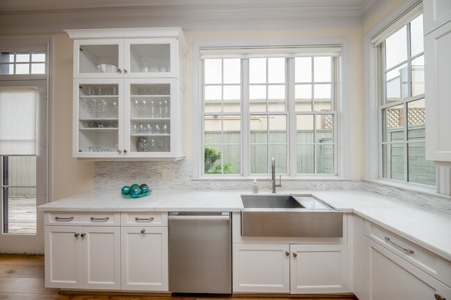 Building Photo - 5410 Alder Cir