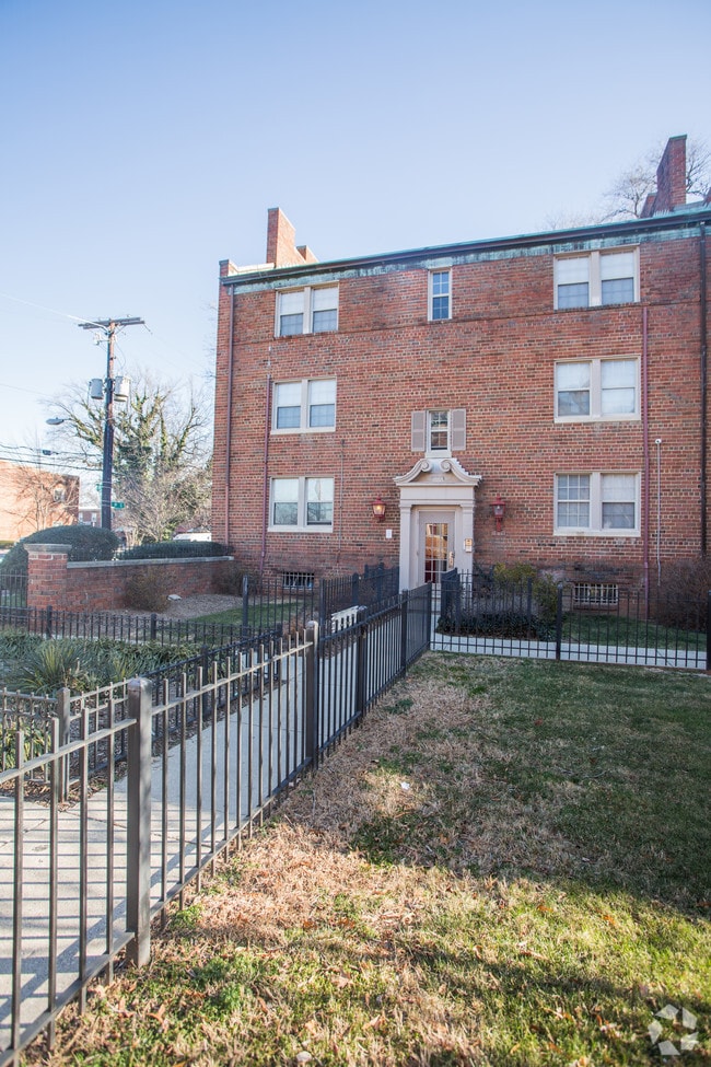 Linwood Apartments