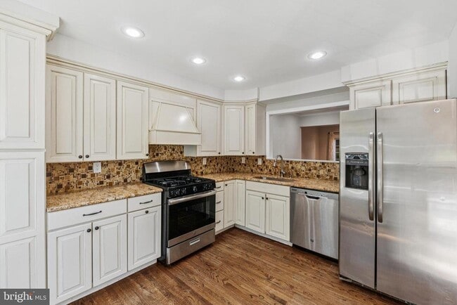 Photo - 10520 Pine Haven Terrace