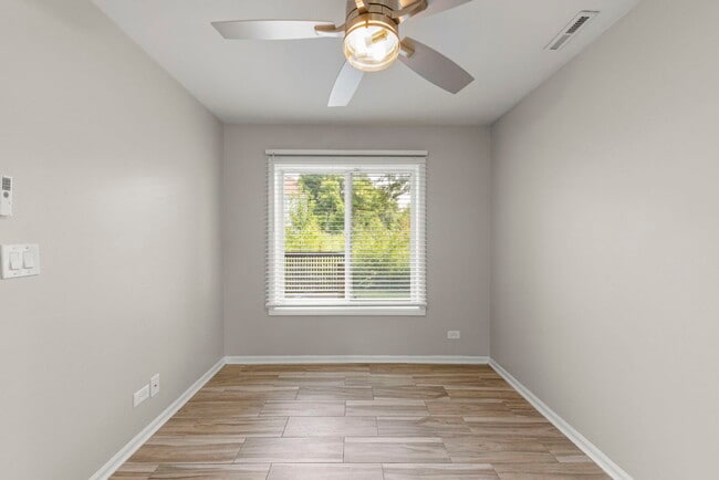 Photo - 2661 Prairieview Ln S